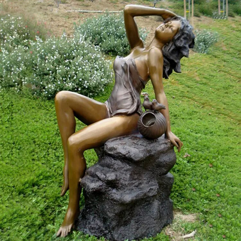 Sculpture féminine nue contemporaine en bronze grandeur nature