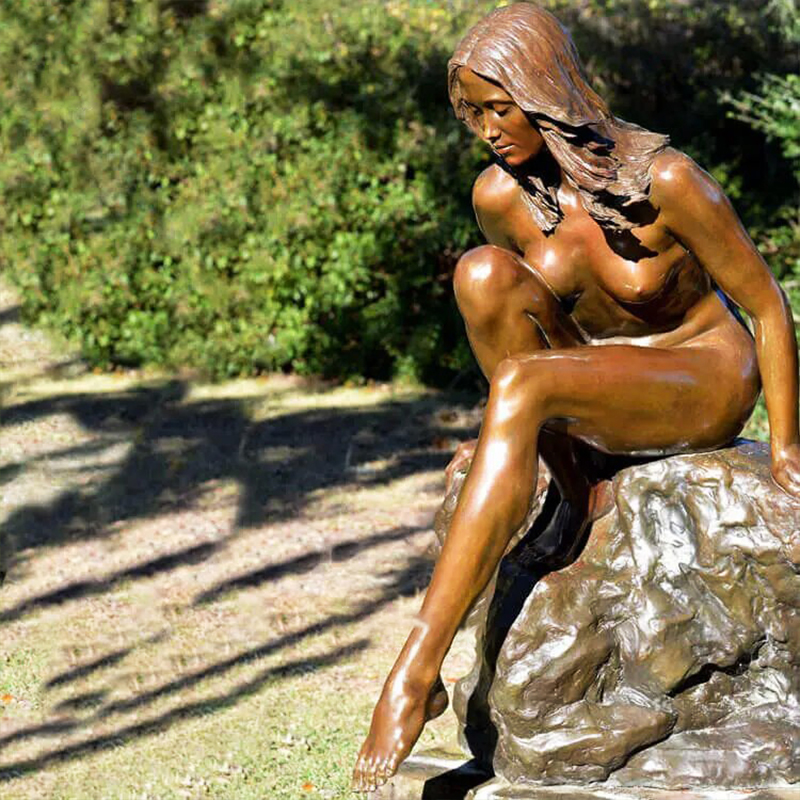 Sculpture féminine nue en bronze de jardin extérieur grandeur nature – Design sensuel